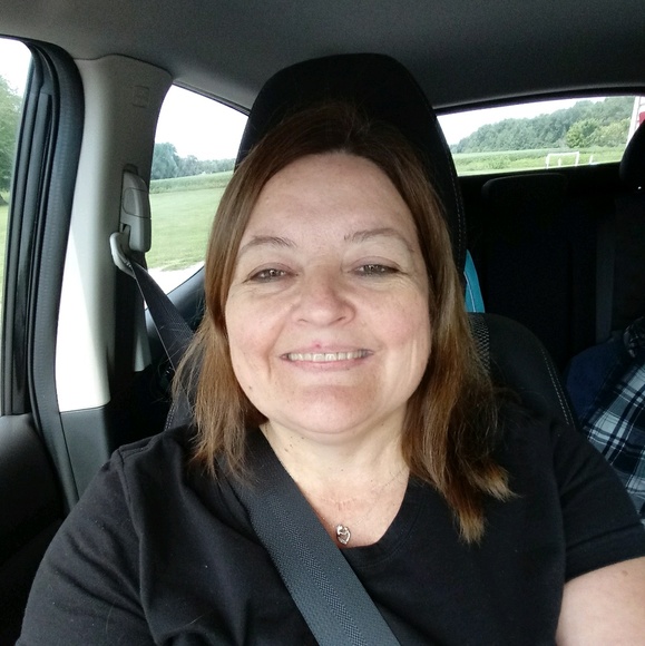 Meet your Posher, Pam - Picture 1 of 1